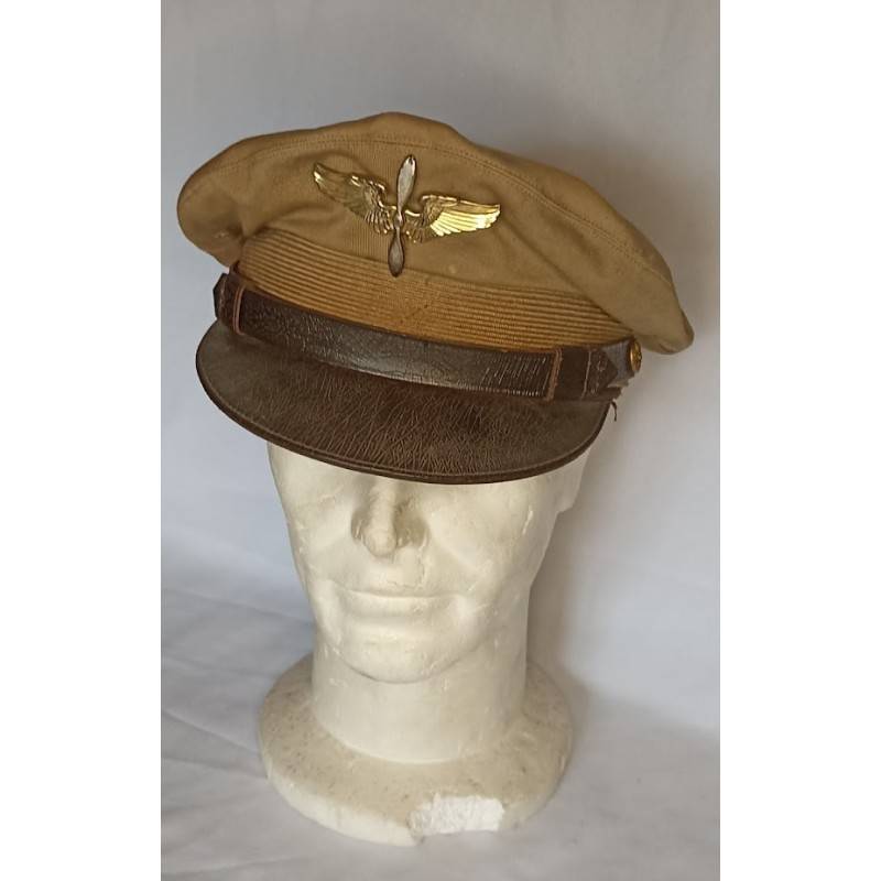 Sélection authentique de casques militaires emblématiques : casque allemand WW2, casque colonial français, casque Adrian WW1 Lyon (69), Rhône