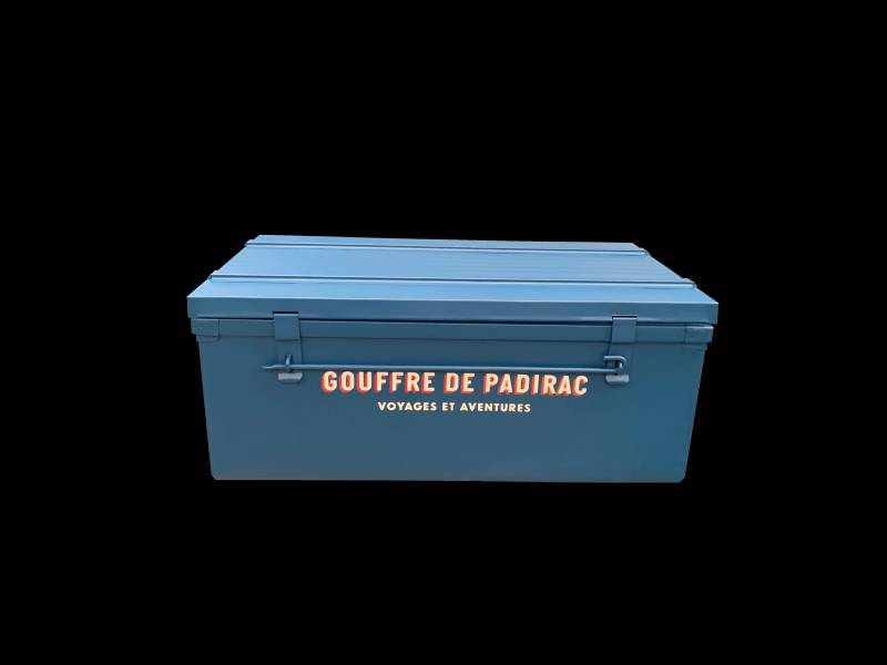 Cantines métalliques empilables à Mont-de-Marsan